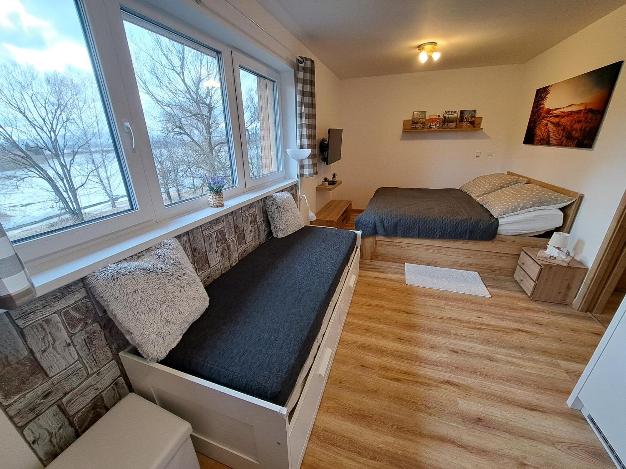 Apartmany - Male Lipno Černá v Pošumaví Стая снимка