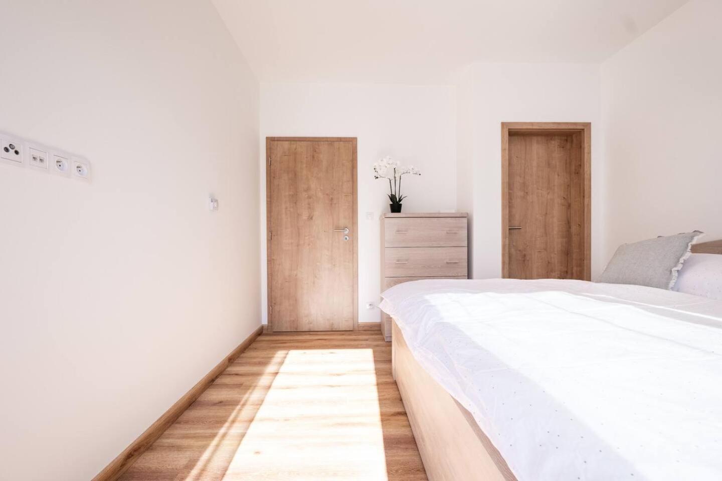 Apartmany - Male Lipno Černá v Pošumaví Стая снимка
